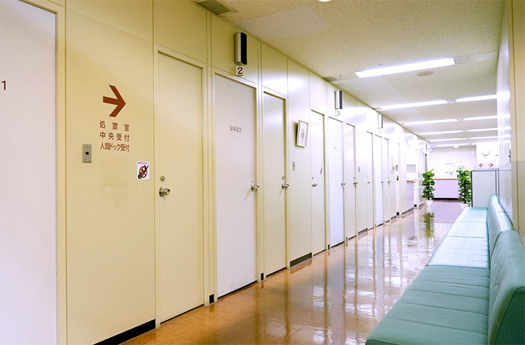 診察室入口